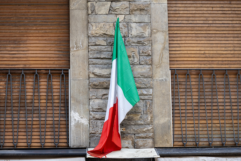 Via judicial versus via administrativa para obter a cidadania italiana: Uma análise detalhada das vantagens e desvantagens de cada caminho