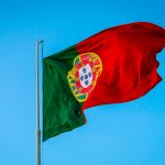 Bandeira de Portugal simbolizando as influências históricas no processo de cidadania portuguesa